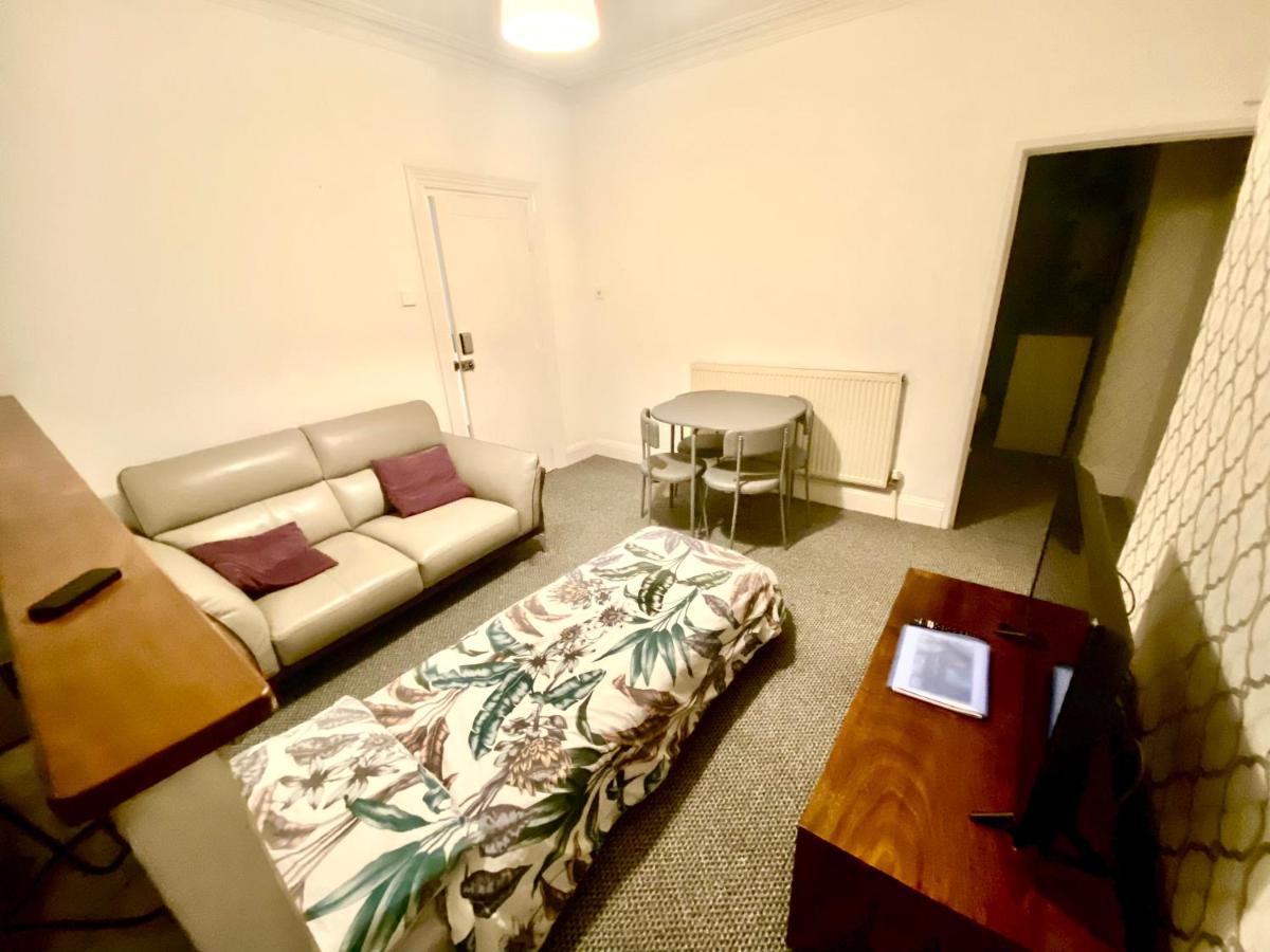 The Walnut Suite Lovely One Bedroom Flat In Stoke. Plymouth Exterior photo
